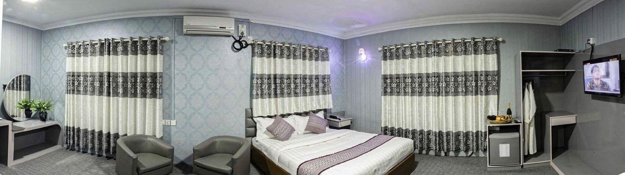 Thiha Bala Hotel Pyin Oo Lwin Esterno foto